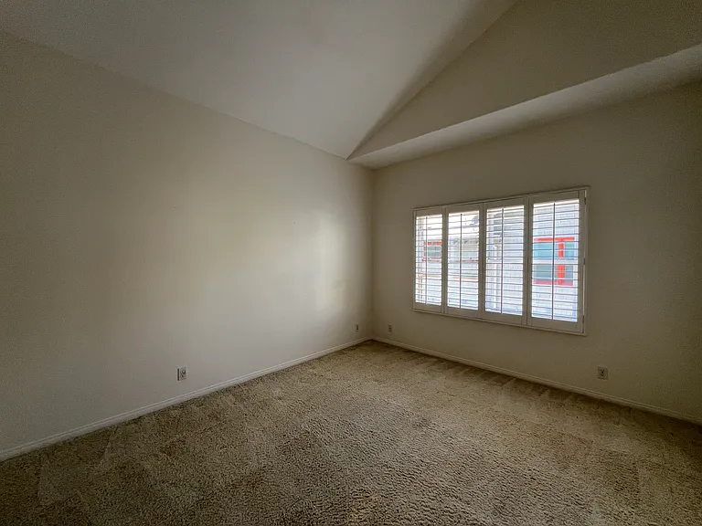 2433 Oneida St #1 — Photo 33