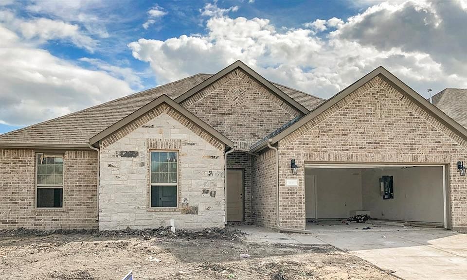2nd image of 3061 Lily Ln