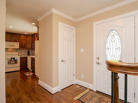 2nd image of 8631 Nightingale Ln