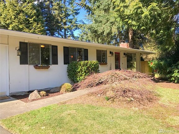 2nd image of 10924 NE 119th St