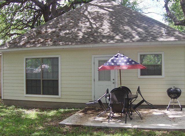 2nd image of 360 E Camp St