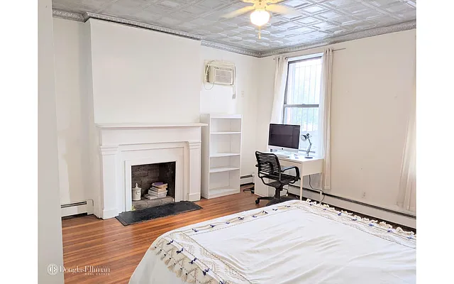 Rented by Douglas Elliman | media 19