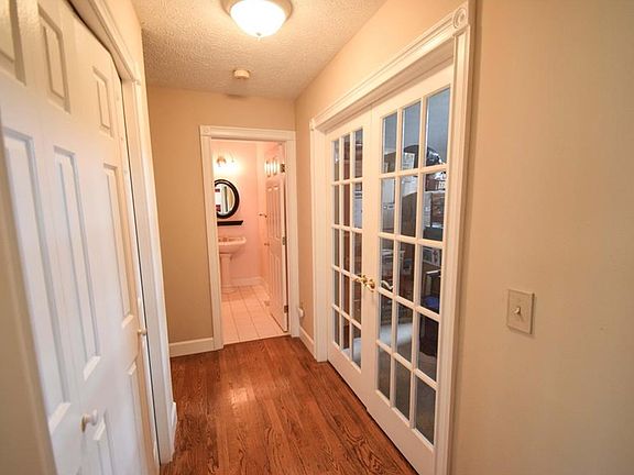4th image of 1075 Forest Crest Pl