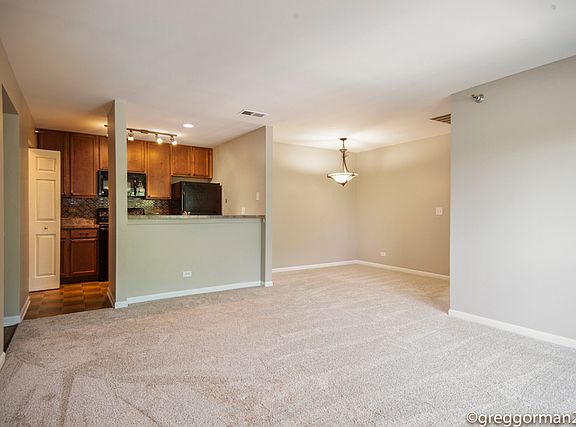 4th image of 105 Glengarry Dr #9-307