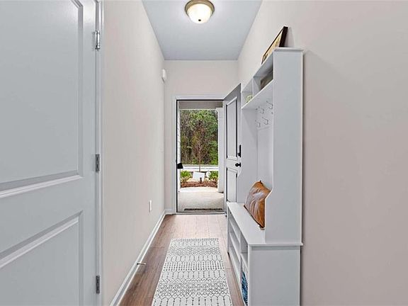4th image of 48 Leggett Dr
