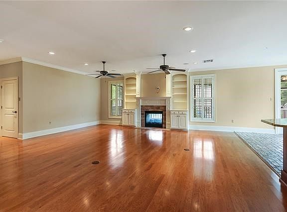4th image of 601 Adair St