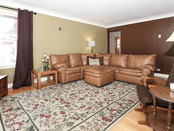 4th image of 1553 Portsmouth Ave