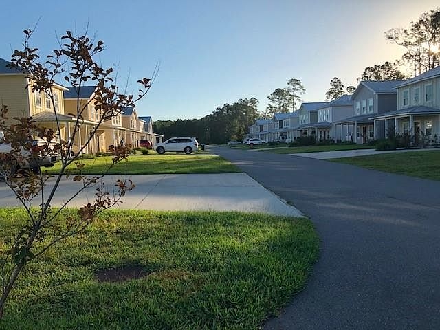 2nd image of 181 Promenade Pl