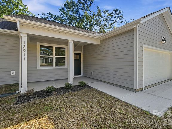 2nd image of 13911 Stillwood Pl
