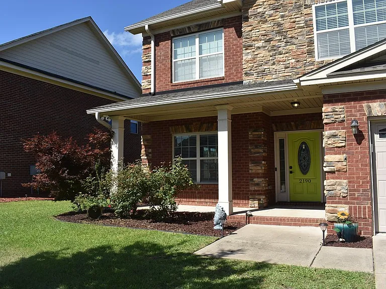 2190 Harborview Dr — Photo 3