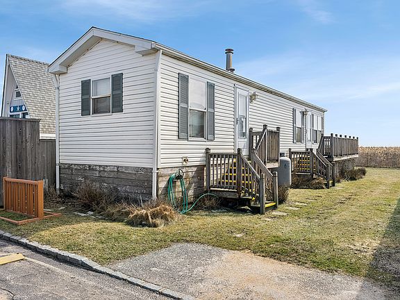3rd image of 100 Deforest Rd #6