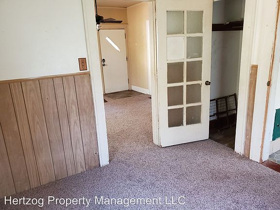 3rd image of 212 N 8th St