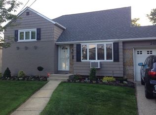 2480 Bayview Ave, Wantagh, NY 11793