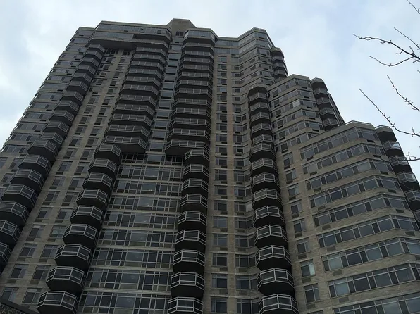 112-1 Queens Blvd, Forest Hills, NY 11375