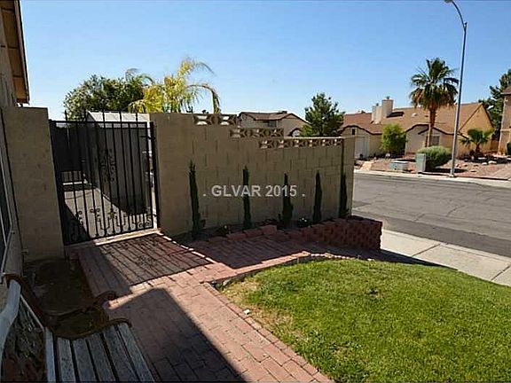 3rd image of 900 Clipper Dr #0