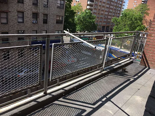 Rented by Showcase Realty | media 10