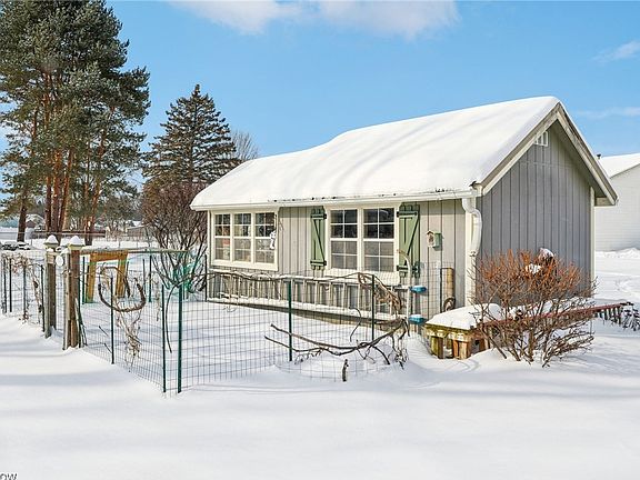 3rd image of 6793 Steinbeck Ct