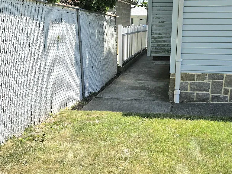 16 Allison Pl — Photo 5