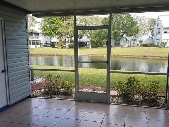 NICE SCREEN PORCH
