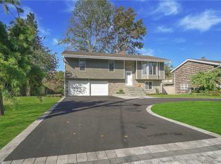 602 Higbie Ln, West Islip, NY 11795