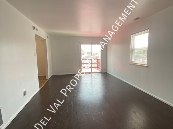 303 Corinthian Ave FLOOR 2