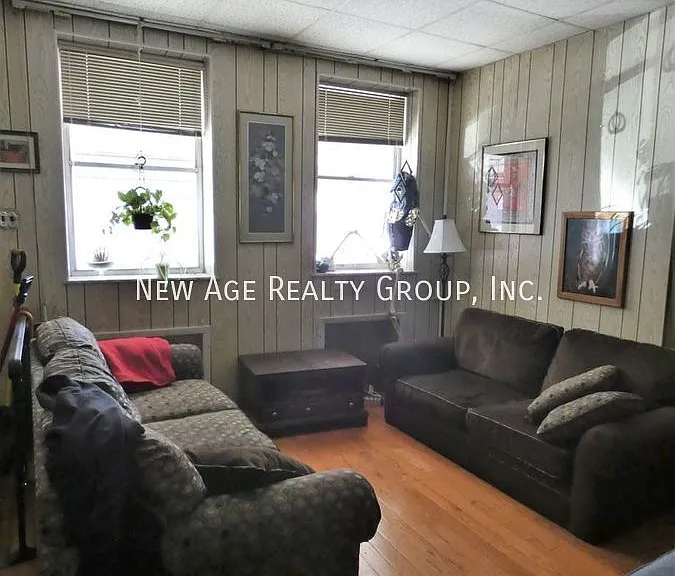 1011 Federal St — Photo 3