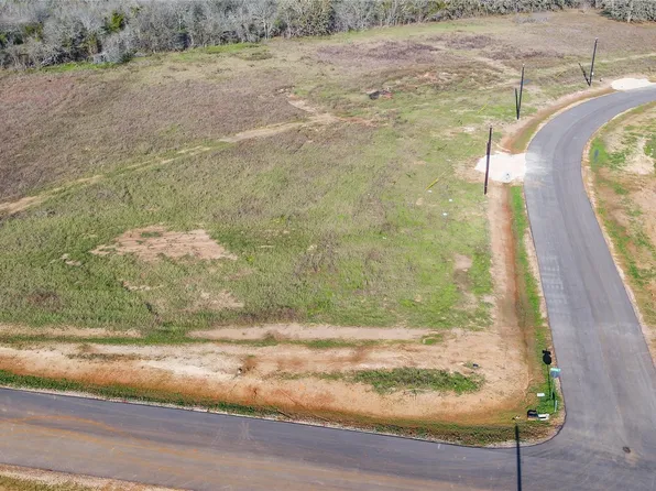 101 Azalea Ct, Dale, TX 78616