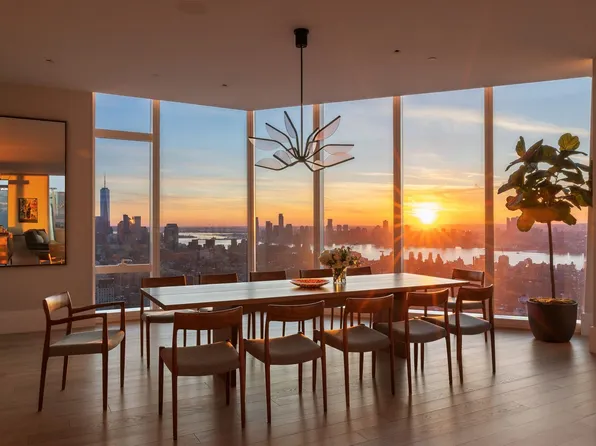 45 East 22nd Street image 1 of 26