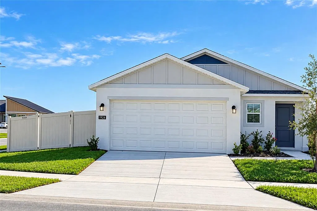 3 bed, 2.0 bath, 1432 sqft, $1,950 — Photo 1