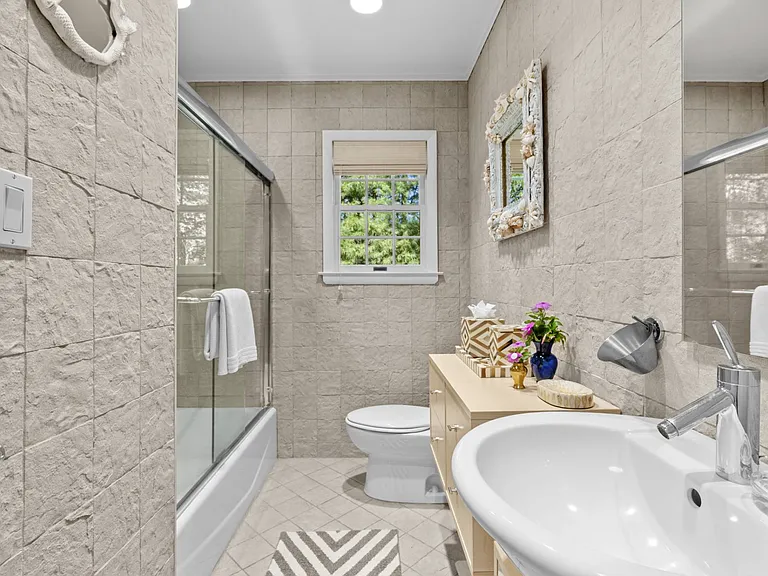 210 Treescape Dr — Photo 17