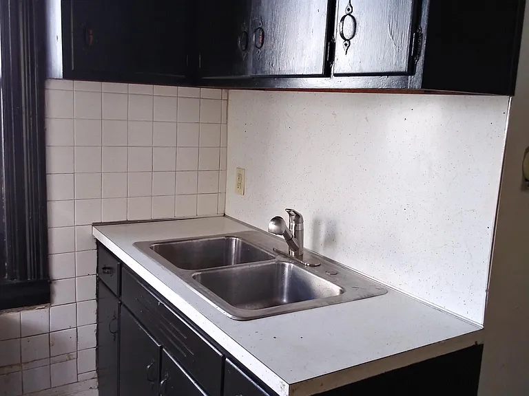 849 E Orange St #2 — Photo 6