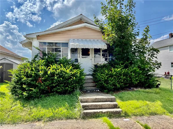 1050 Walnut St, Monaca, PA 15061