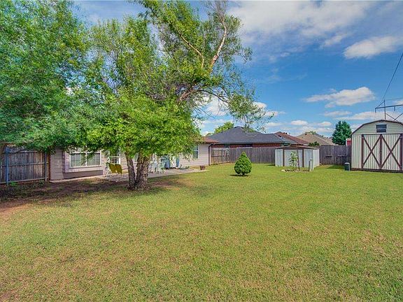 2nd image of 1092 Southridge Dr