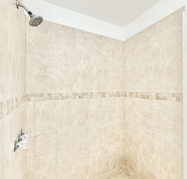 2425 Auburn St S — Photo 45