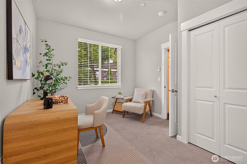 4th image of 868 3rd Avenue NE