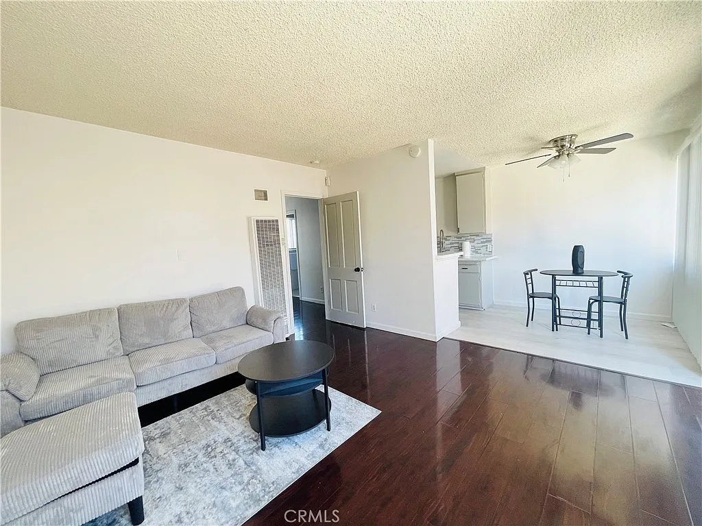 1 bed, 525 sqft, $1,950 — Photo 3