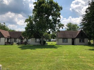 6792 Lake Rd W, Geneva, OH 44041