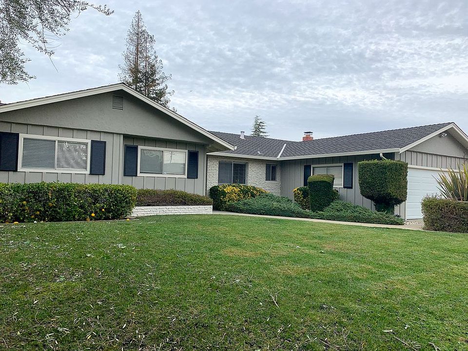 1st image of 20341 Knollwood Dr