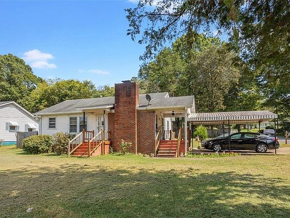 4th image of 2523 Maple Rd SE