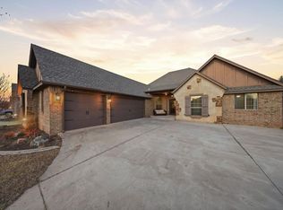 2425 Glenmere Dr, Edmond, OK 73003