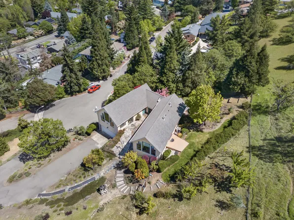 4406 San Juan Dr, Medford, OR 97504