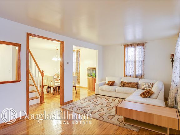 2nd image of 21664 114th Ave