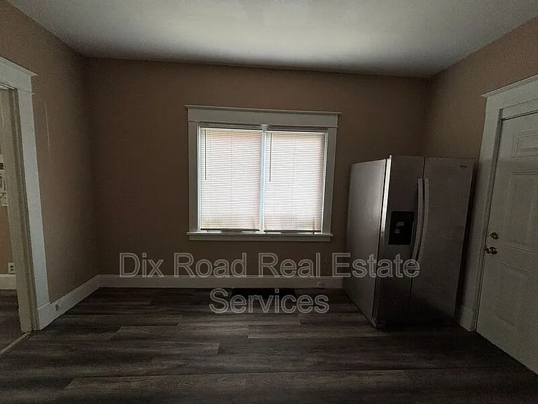 708 Elwood St — Photo 10