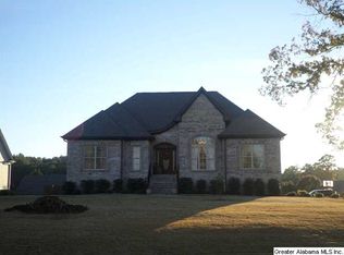 193 Grove Cir, Hueytown, AL 35023