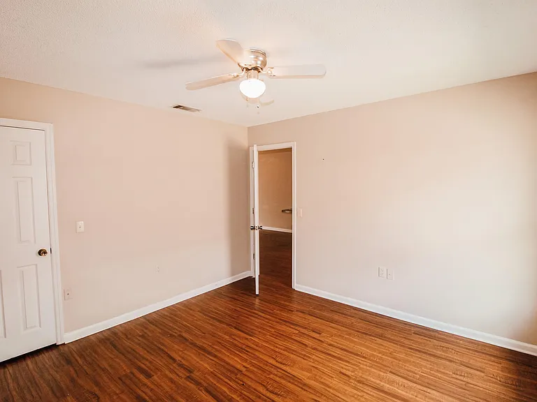 140 Lanier Dr #27 — Photo 3