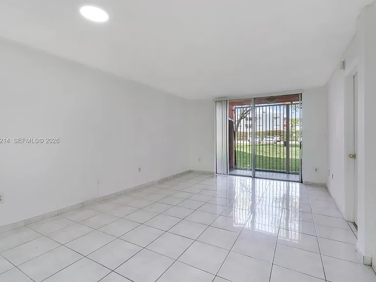 19729 SW 114th Ave #150 — Photo 2