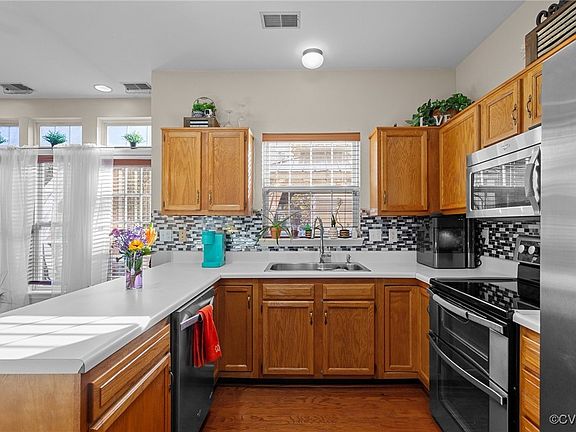 5th image of 2908 Queensland Dr