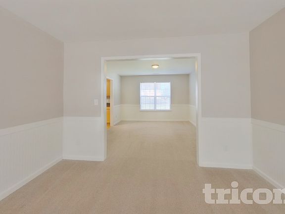 3rd image of 1904 Lexington Ave