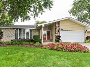 10306 Linus Ln, Oak Lawn, IL 60453