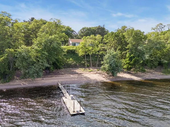 145 Lakeland Shores Rd N, Lakeland, MN 55043